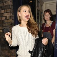 Kimberley Walsh mobbed by screaming fans as she leaves the Theatre Royal | Picture 102190